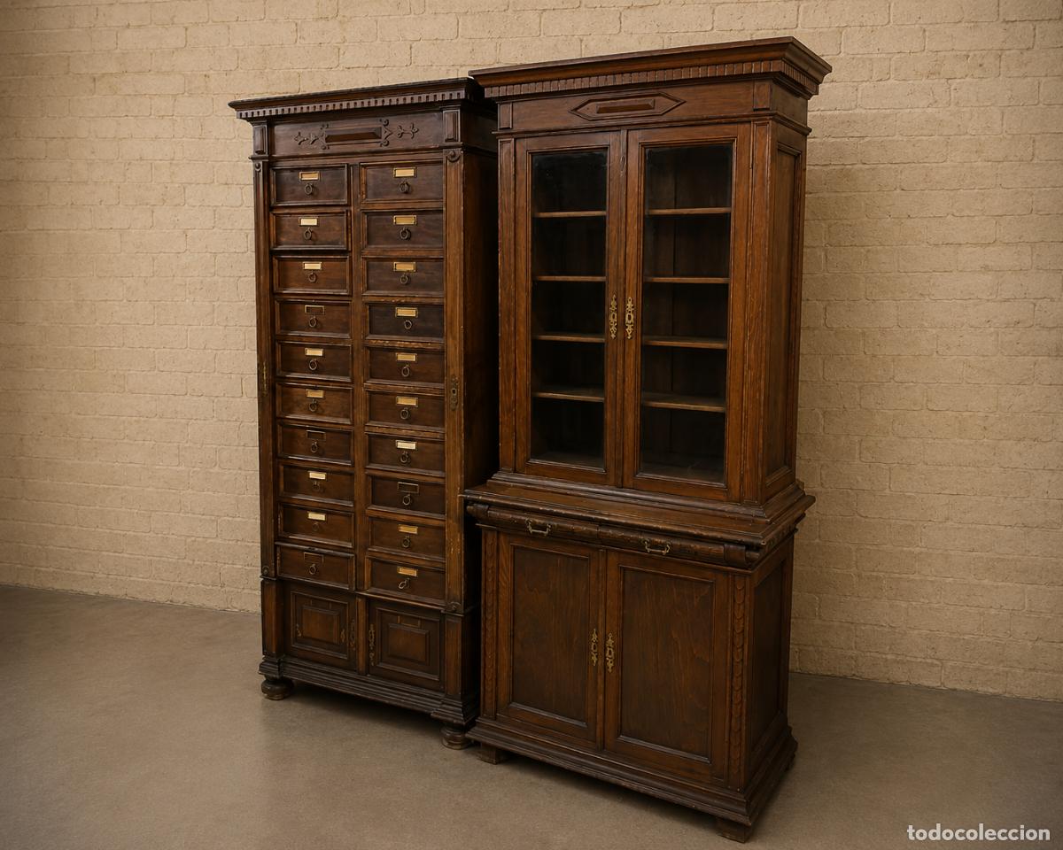 Antiques: Mueble Archivador Fichero Cajones antiguo despacho + Vitrina Librer&iacute;a antigua estilo Alfonsino.