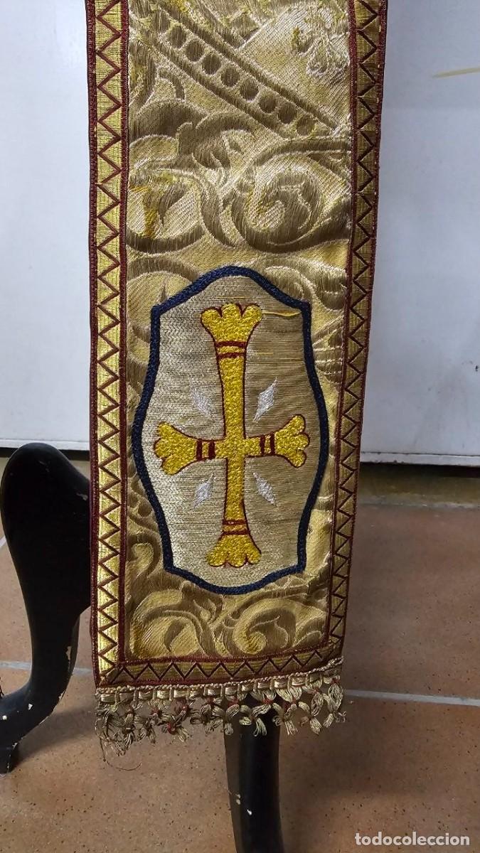 Antig&uuml;edades: Estola sacerdotal antigua en hilo de oro. Finales del siglo XIX.