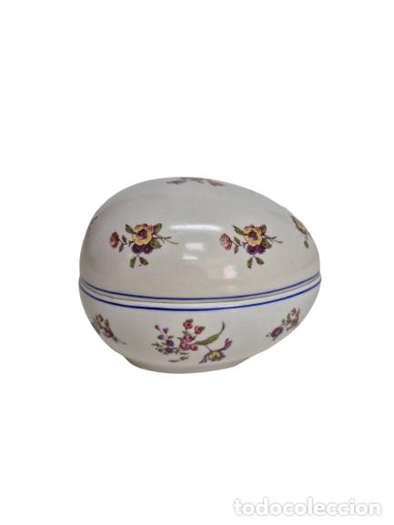 Antig&uuml;edades: Decorativa Cajita, Joyero - Porcelana en forma de Huevo - Vintage