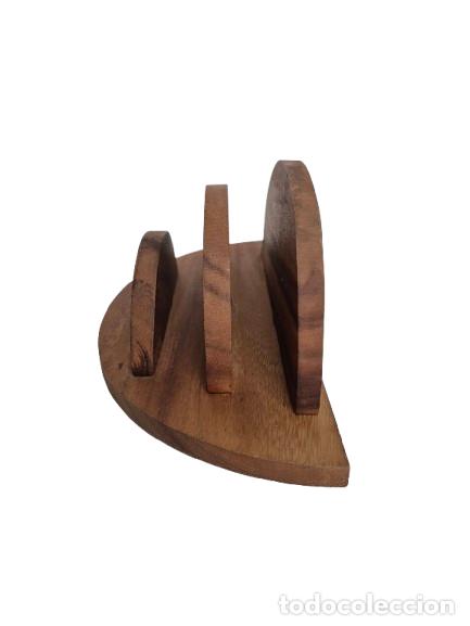 Antig&uuml;edades: Servilletero de Madera Vertical - Organizador, Posacartas, Artesanal - Vintage - S. XX