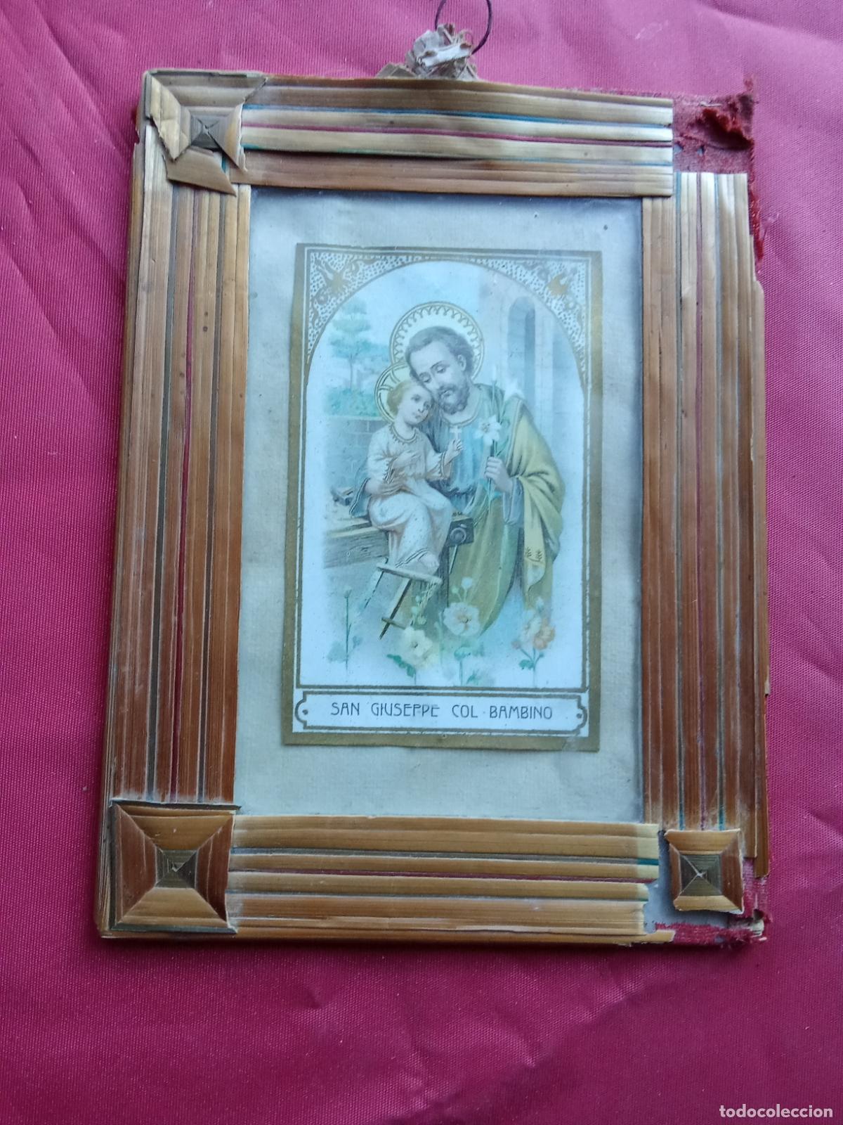 Antig&uuml;edades: Portafotos antiguo estampa de San Jose, hecho a mano de cesteria 1930 V.9