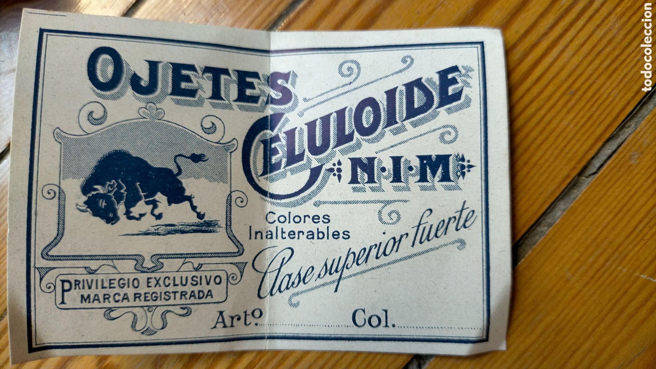 Antig&uuml;edades: Ojetes en varios colores