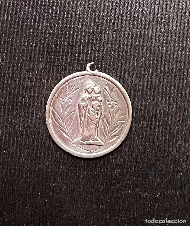 Antig&uuml;edades: ANTIGUA MEDALLA PLATA VIRGEN CON EL NI&Ntilde;O 24 mm x 22 mm