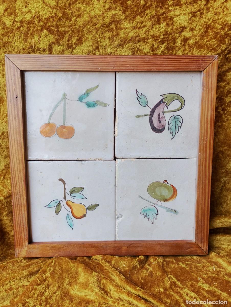 Antig&uuml;edades: Cuatro azulejos catalanes del siglo XVIII (enmarcados; frutas/verduras de los cuales uno es rareza y