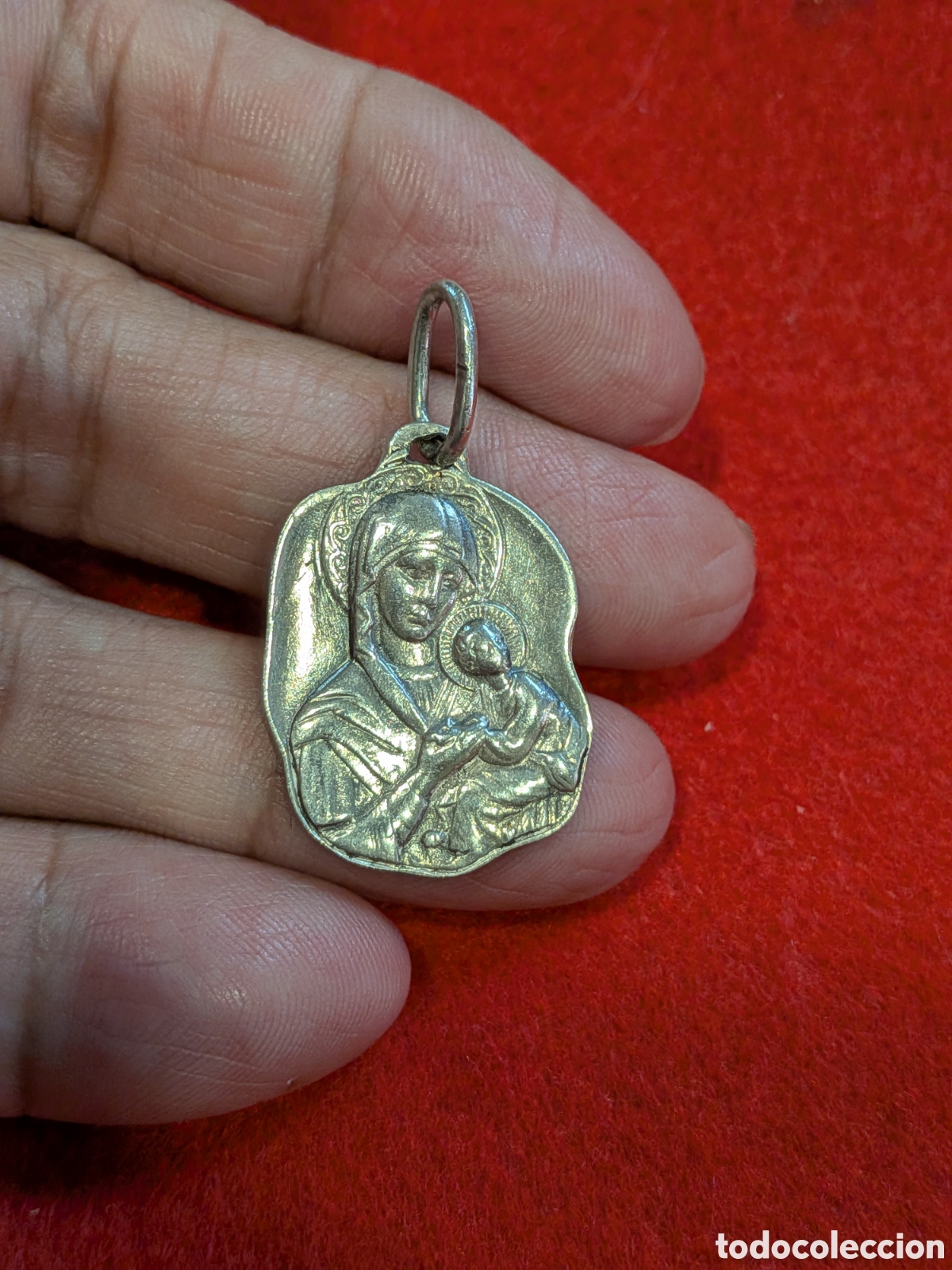 Antig&uuml;edades: Medalla en plata Virgen con ni&ntilde;o. REF-4567. ca4