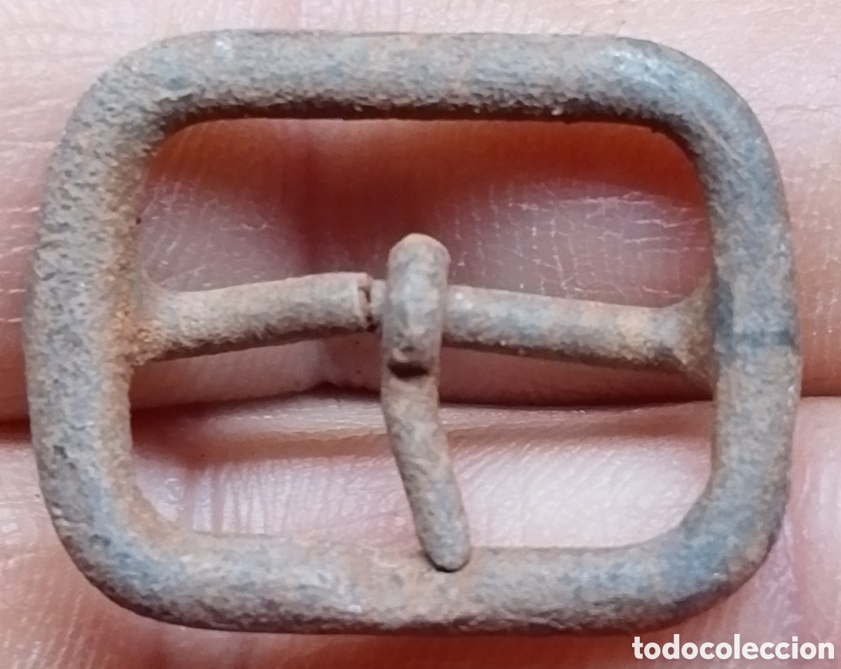 Antig&uuml;edades: A-Hebilla antigua de bronce siglo XVIII