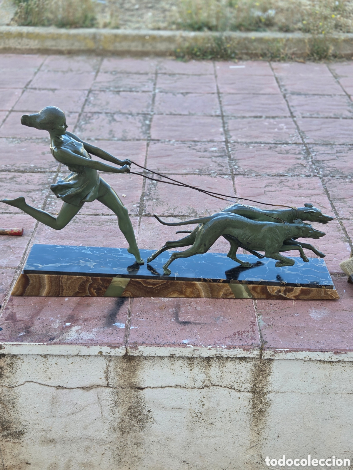 Antiques: Escultura Geo Maxim &rdquo;mujer y sus galgos&rdquo; S.XVIII
