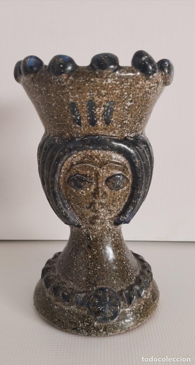 Antig&uuml;edades: Figura de cer&aacute;mica de Alfaraz creada por Miguel Dur&aacute;n-Loriga
