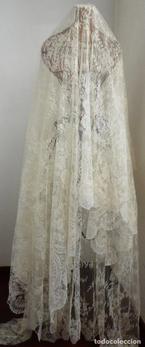 Antig&uuml;edades: ANTIGUA MANTILLA DE ENCAJE PRIMERA MITAD S.XX