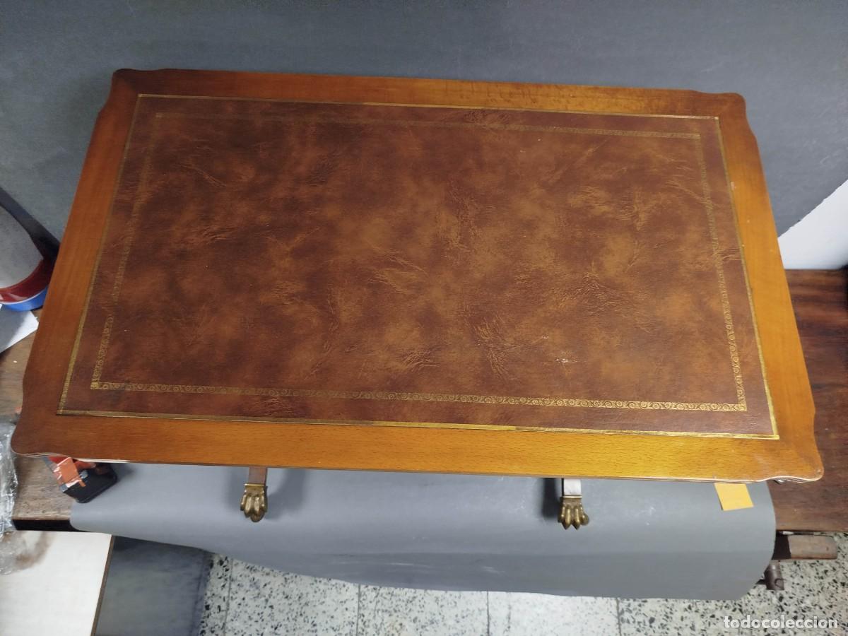 Antig&uuml;edades: MESITA DE SERVICIO DE MADERA Y SIMIL DE PIEL - Foto 2