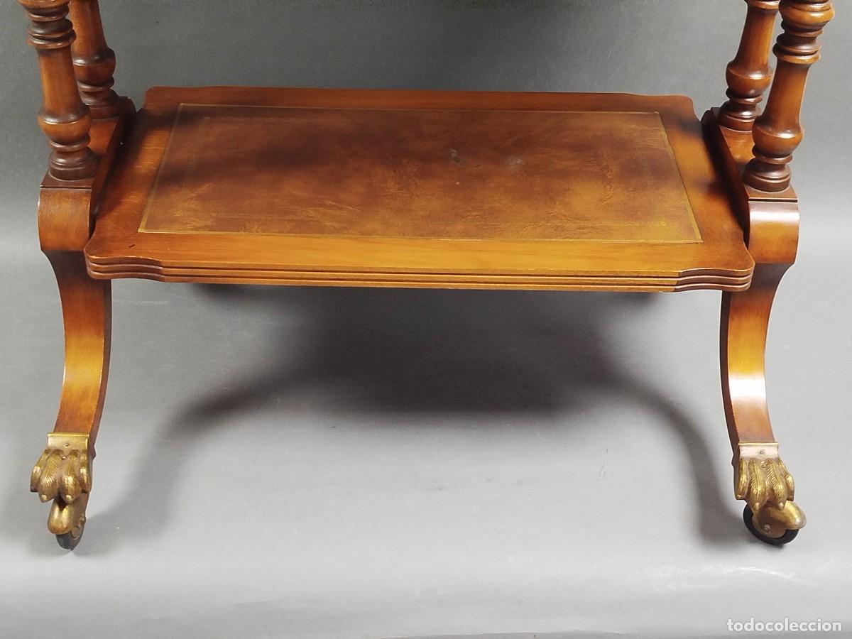 Antig&uuml;edades: MESITA DE SERVICIO DE MADERA Y SIMIL DE PIEL - Foto 4