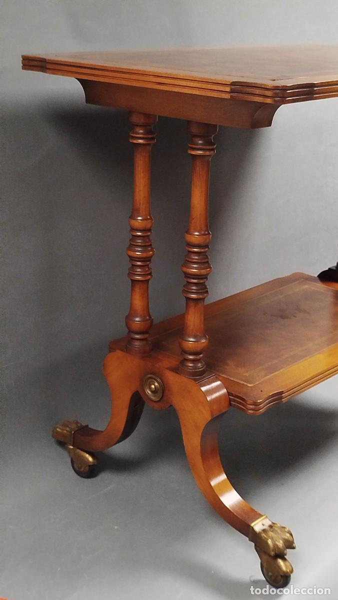 Antig&uuml;edades: MESITA DE SERVICIO DE MADERA Y SIMIL DE PIEL - Foto 6