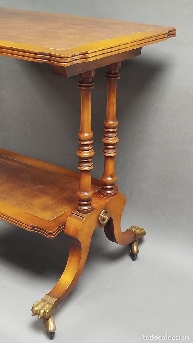Antig&uuml;edades: MESITA DE SERVICIO DE MADERA Y SIMIL DE PIEL - Foto 7