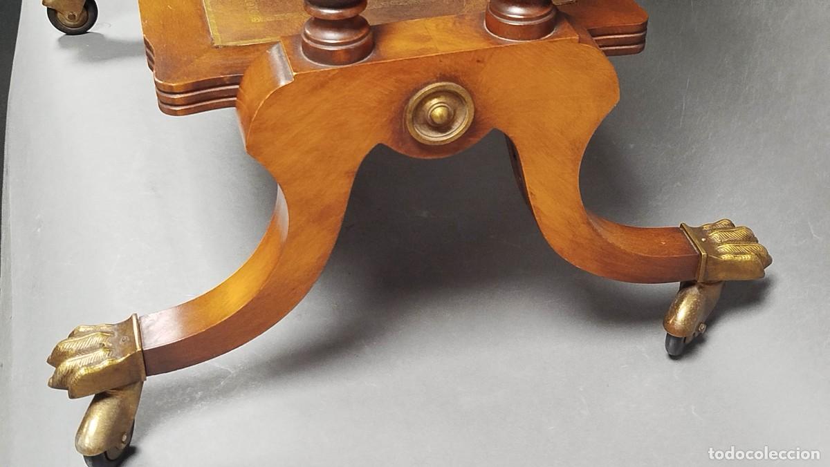 Antig&uuml;edades: MESITA DE SERVICIO DE MADERA Y SIMIL DE PIEL - Foto 8