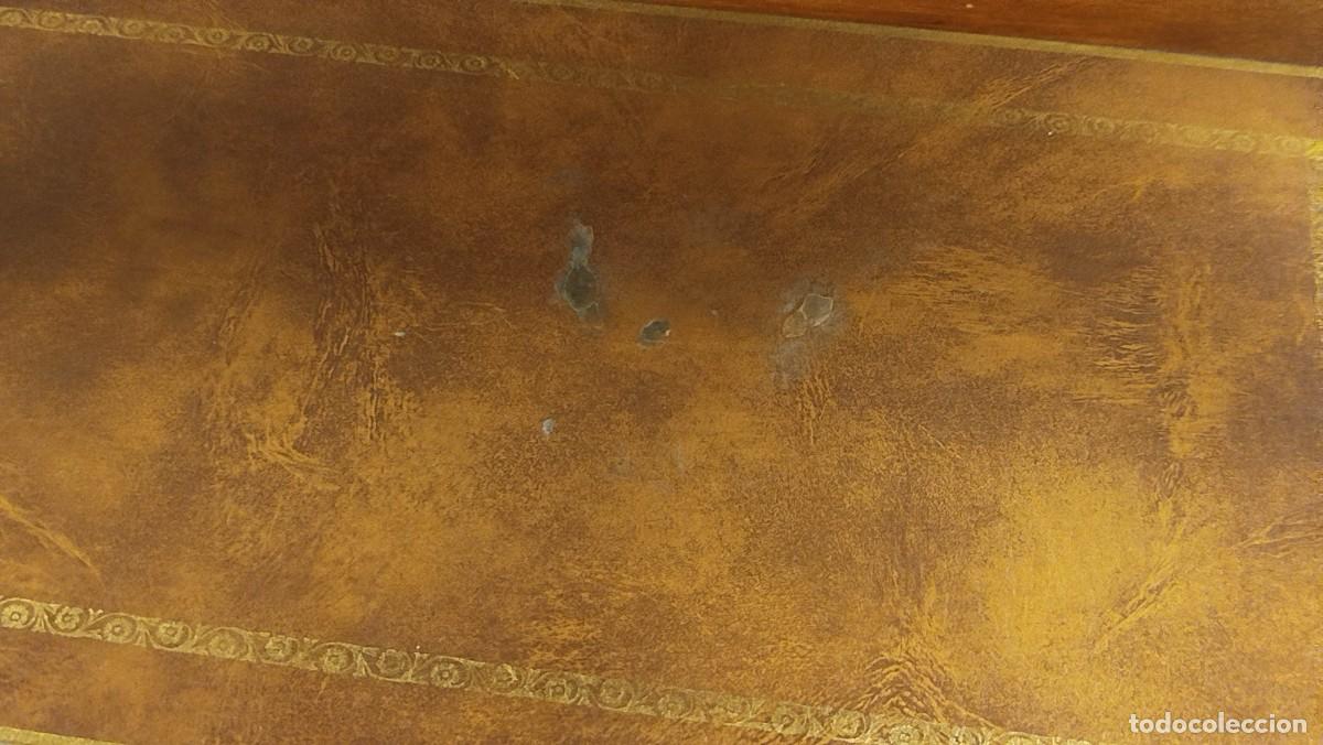 Antig&uuml;edades: MESITA DE SERVICIO DE MADERA Y SIMIL DE PIEL - Foto 10