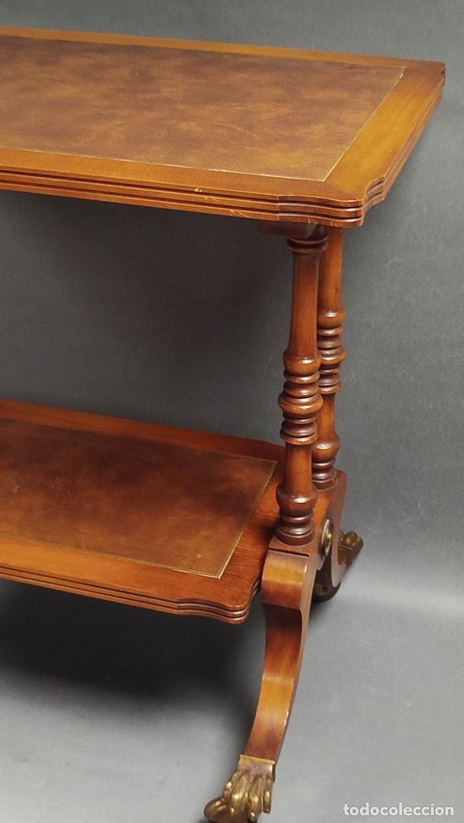 Antig&uuml;edades: MESITA DE SERVICIO DE MADERA Y SIMIL DE PIEL - Foto 14