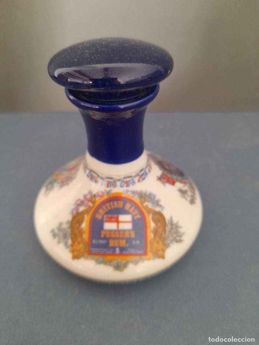Antig&uuml;edades: pequ&ntilde;o decantador de ceramica british navy pusser&acute;s rum, 50ml (con tapa, sin corcho)