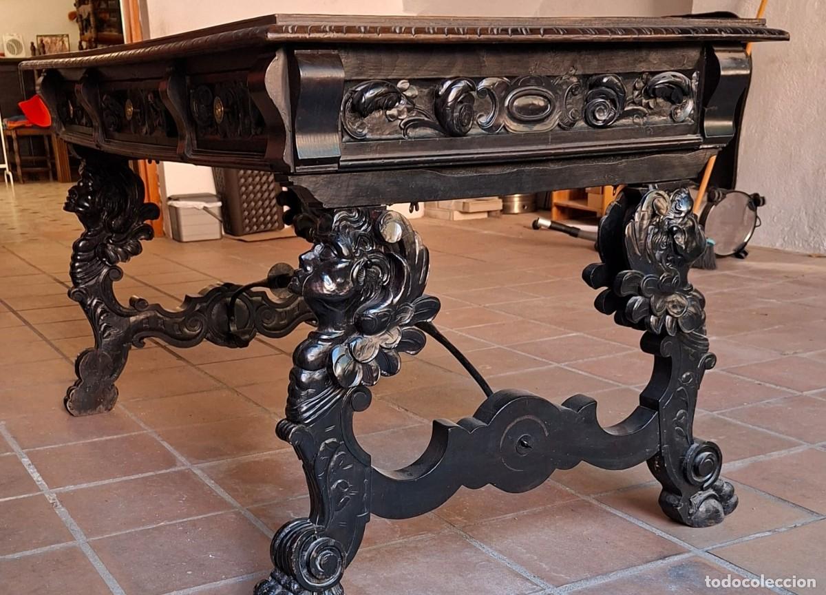 Antig&uuml;edades: Mesa antigua de madera con cristal de proteccion - Foto 2