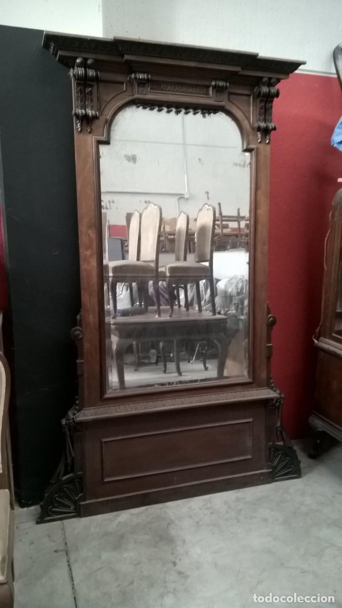 Antig&uuml;edades: MAGN&Iacute;FICO MUEBLE-ESPEJO DE PARED SIGLO XIX LABRADO CON ADORNOS