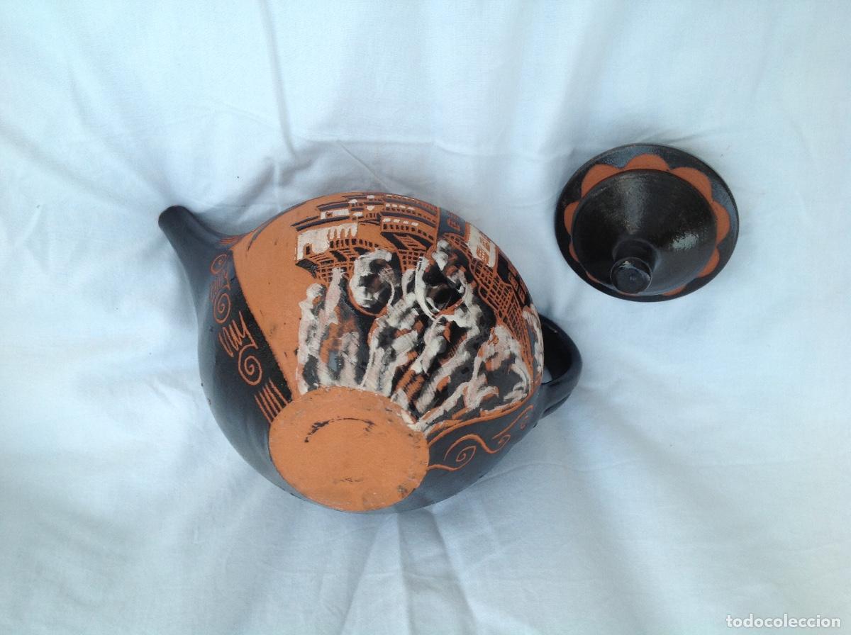 Antig&uuml;edades: Tetera de ceramica de Cuenca - Foto 4