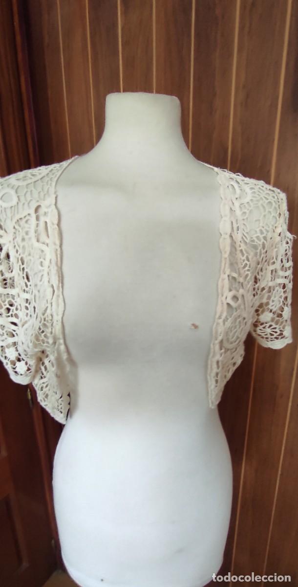 Antig&uuml;edades: ANTIGUO BOLERO / TORERA DE ENCAJE GUIPUR / GANCHILLO CREMA .