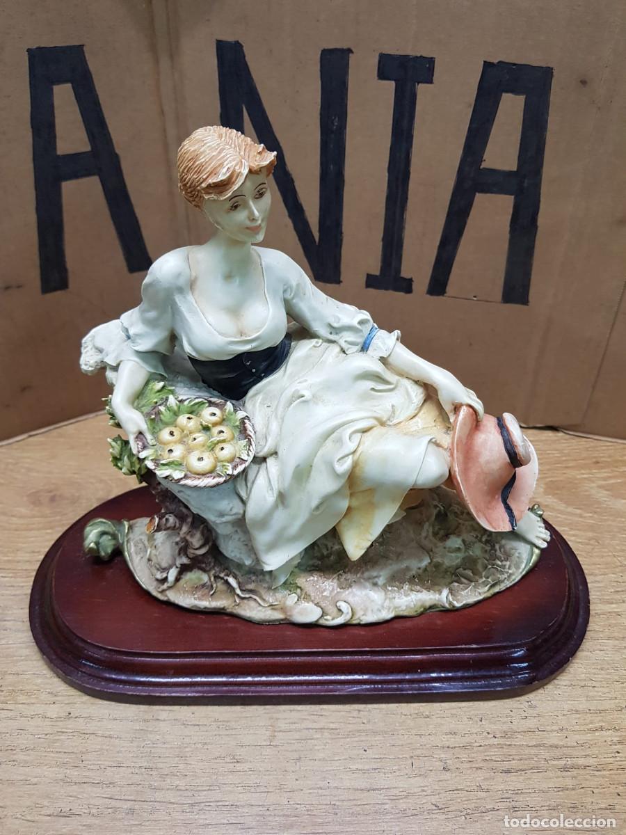 Antig&uuml;edades: ANTIGUA FIGURA DE UNA DAMA