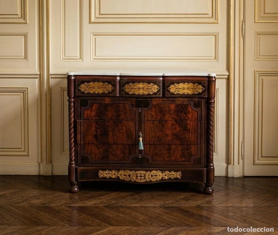 Antiquit&auml;ten: C&oacute;moda antigua estilo Isabelino. Mueble C&oacute;moda antigua estilo Fernandino. C&oacute;moda Napole&oacute;n III.