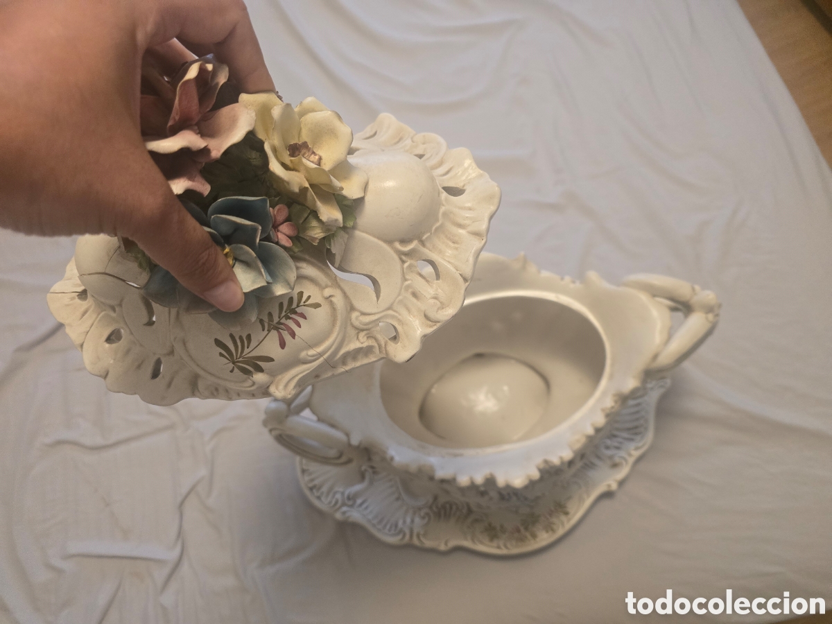 Antig&uuml;edades: Sopera Capodimonte con motivos florales - Foto 3