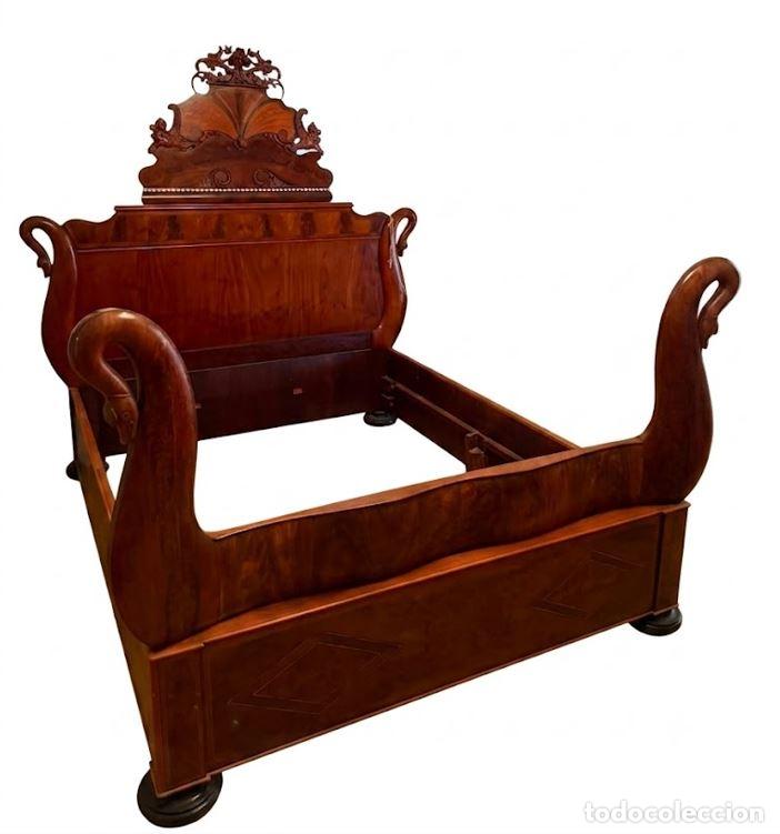 Antig&uuml;edades: ANTIGUA CAMA MALLORQUINA DE ESTILO IMPERIO. MADERA DE CAOBA. EUROPA. SIGLO XIX.