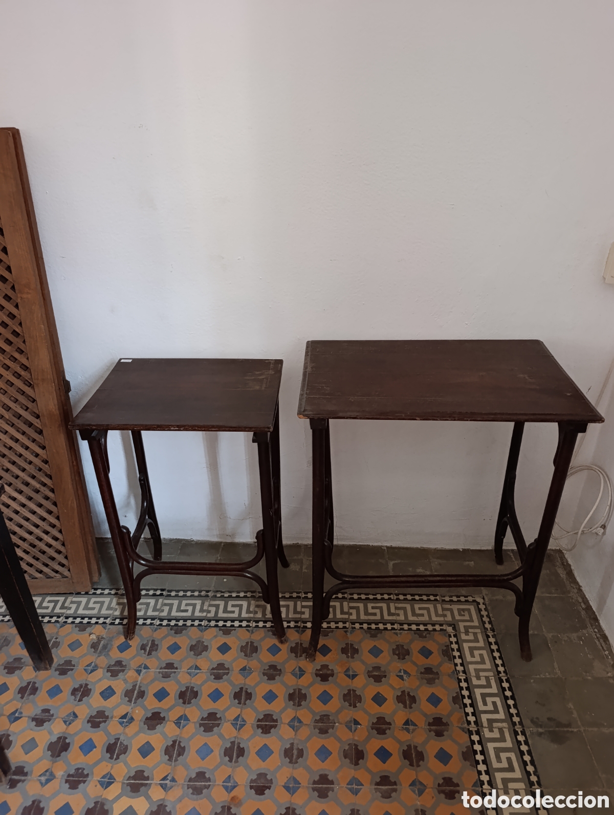 Antig&uuml;edades: Mesa auxiliar estilo Thonet - Foto 1