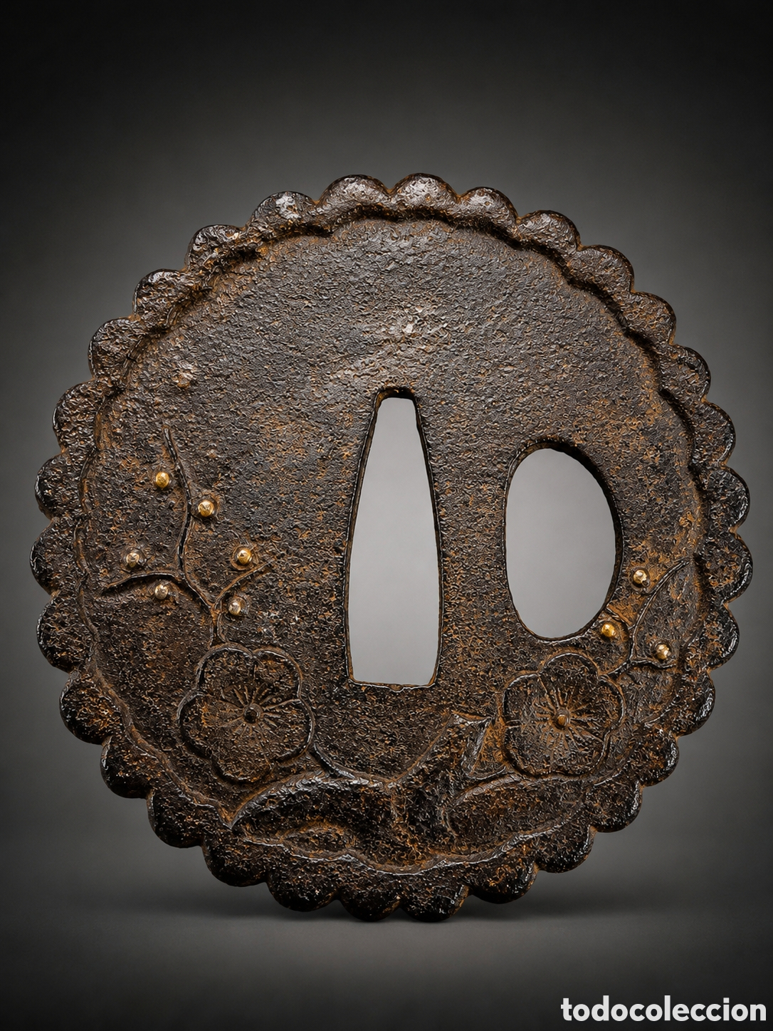 Antig&uuml;edades: TSUBA JAPONESA ANTIGUA DE HIERRO &ndash; DECORACI&Oacute;N DE FLORES DE CIRUELO (UME) &ndash; PERIODO EDO S. XVIII-XIX