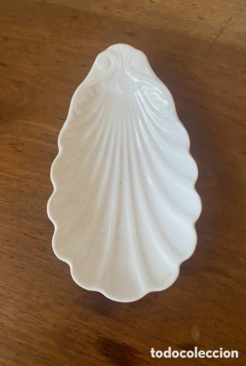 Antig&uuml;edades: Peque&ntilde;o plato vintage porcelana forma de concha