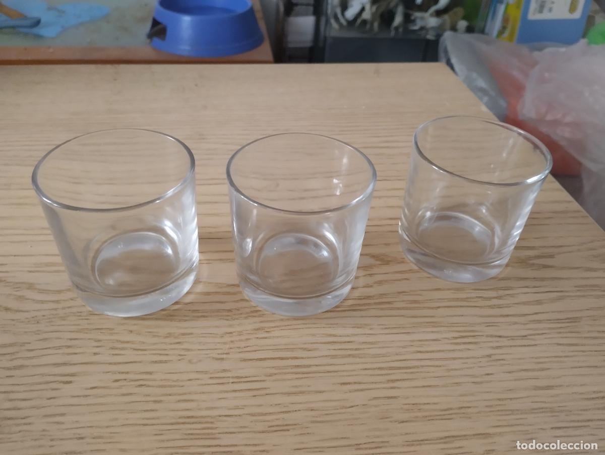 Antig&uuml;edades: tres vasitos para chupitos de cristal