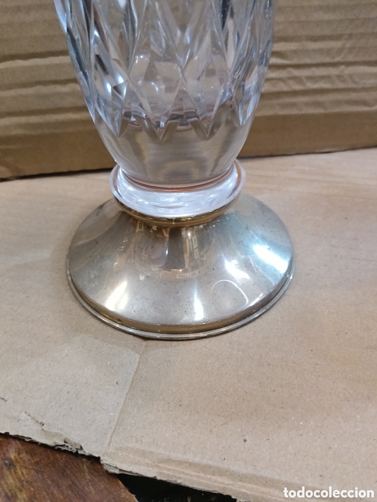 Antig&uuml;edades: Jarr&oacute;n de cristal tallado con base de plata de ley - Foto 2