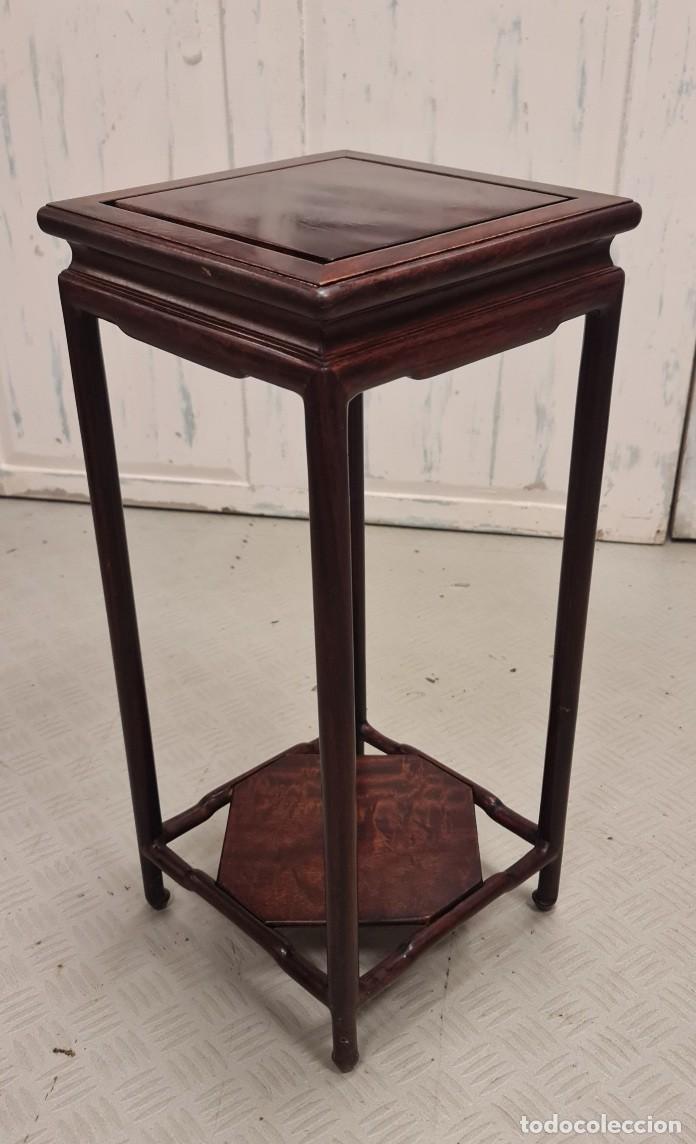 Antig&uuml;edades: Mesa Auxiliar de Palisandro Pedestal para Plantas Estilo Oriental (Indochina, mediados S. XX)