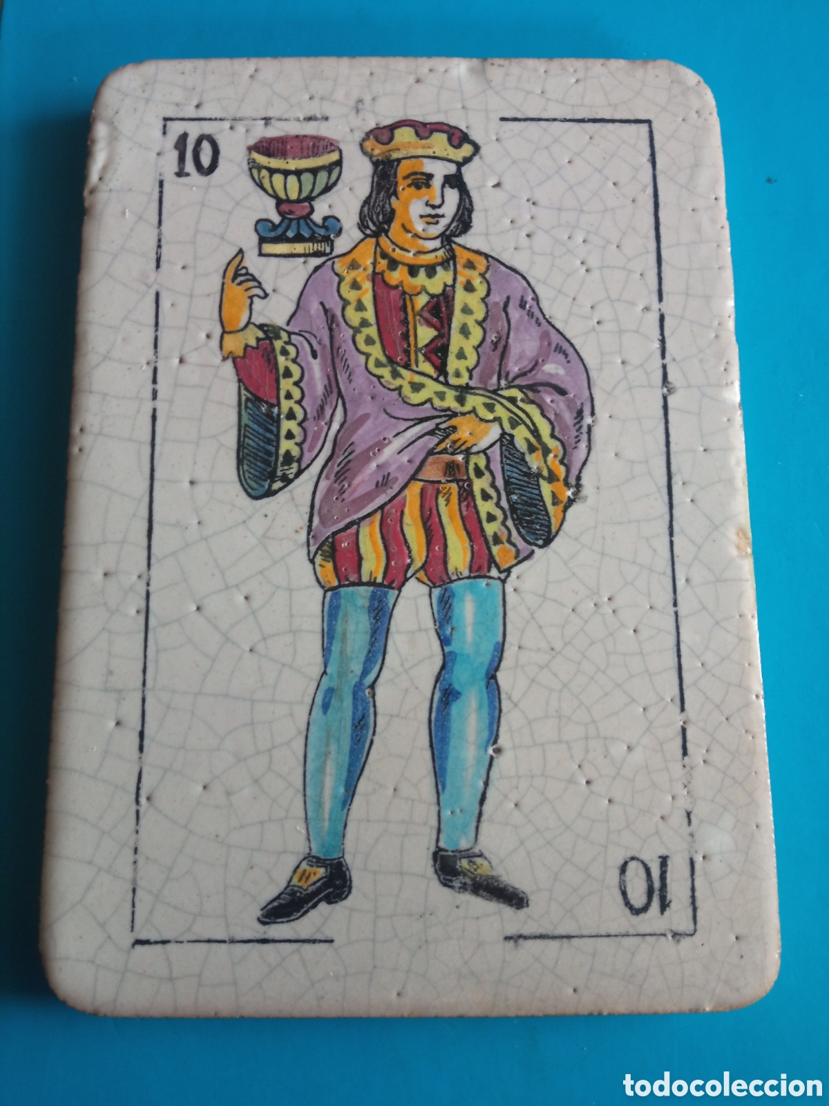 Antig&uuml;edades: Antiguo azulejo de cer&aacute;mica, Talavera o Manises, motivo sota de copas, mide 20x14cm