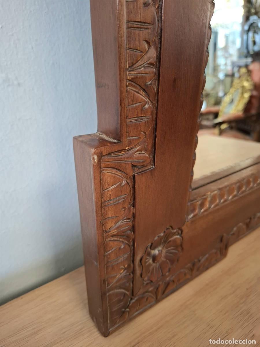 Antig&uuml;edades: Espejo de madera con relieves florales - Foto 4