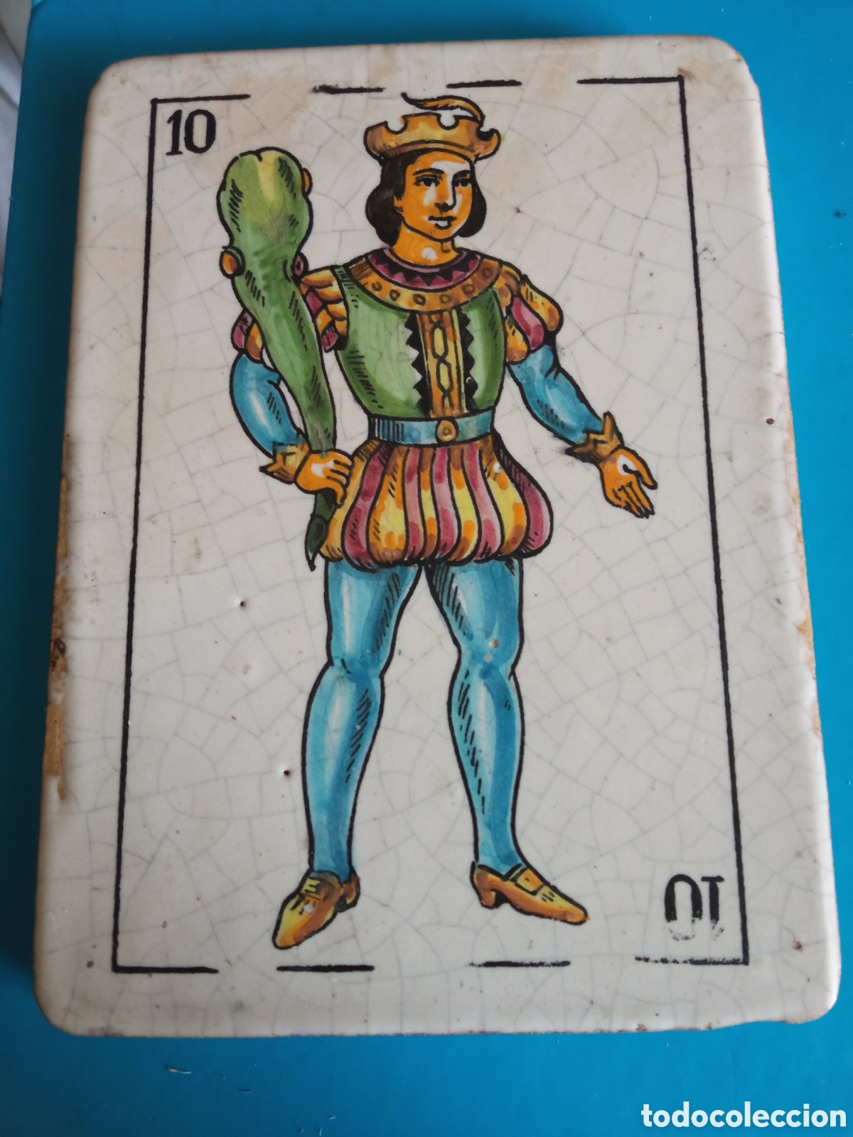 Antig&uuml;edades: Antiguo azulejo de cer&aacute;mica de Talavera o Manises, motivo sota de bastos, mide 19,5x14 cm