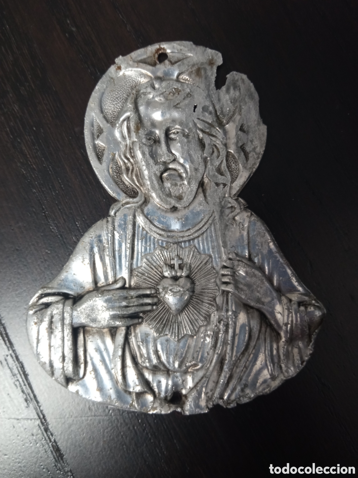 Antig&uuml;edades: Placa met&aacute;lica del Sagrado Coraz&oacute;n de Jes&uacute;s