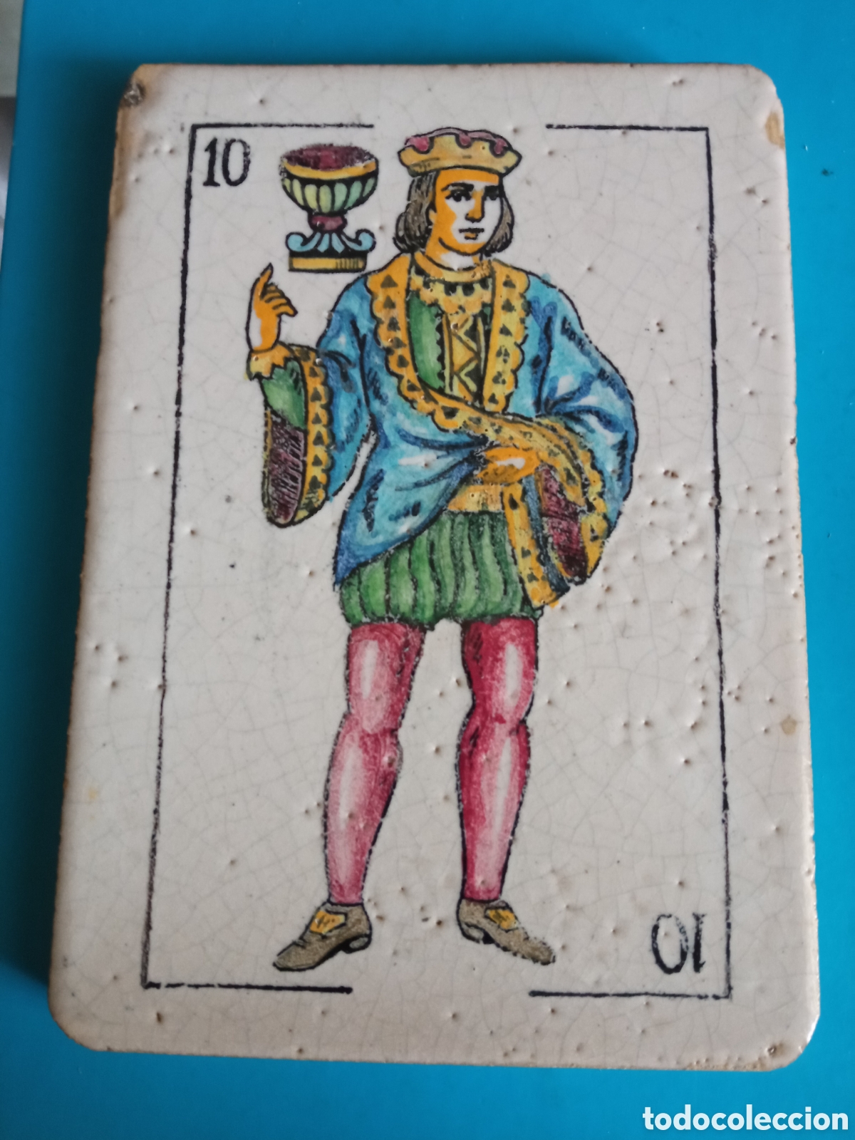 Antig&uuml;edades: Antiguo azulejo de cer&aacute;mica de Talavera o Manises, motivo sota de copas, mide 19,8x14 cm