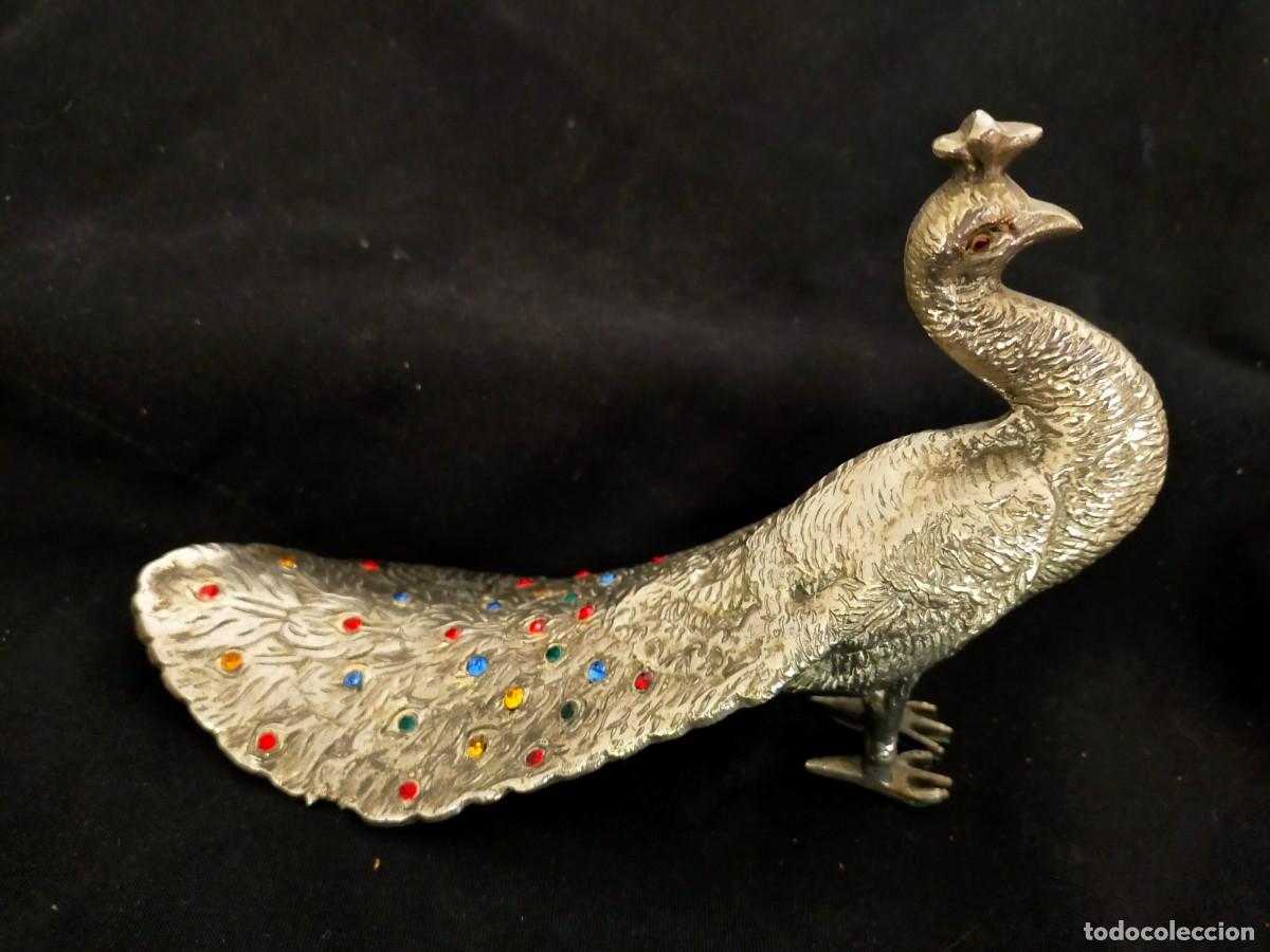 Antig&uuml;edades: PAVO REAL EN METAL (&iquest;ALPACA?) Y PEDRER&Iacute;A. CIRCA A&Ntilde;OS 50.