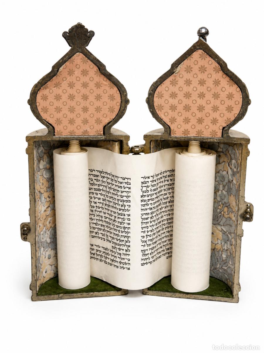 Antig&uuml;edades: Estuche de Tor&aacute; Miniatura (Sefer Tor&aacute;) - Tablas de la Ley (Lujot HaBrit) - Plateado