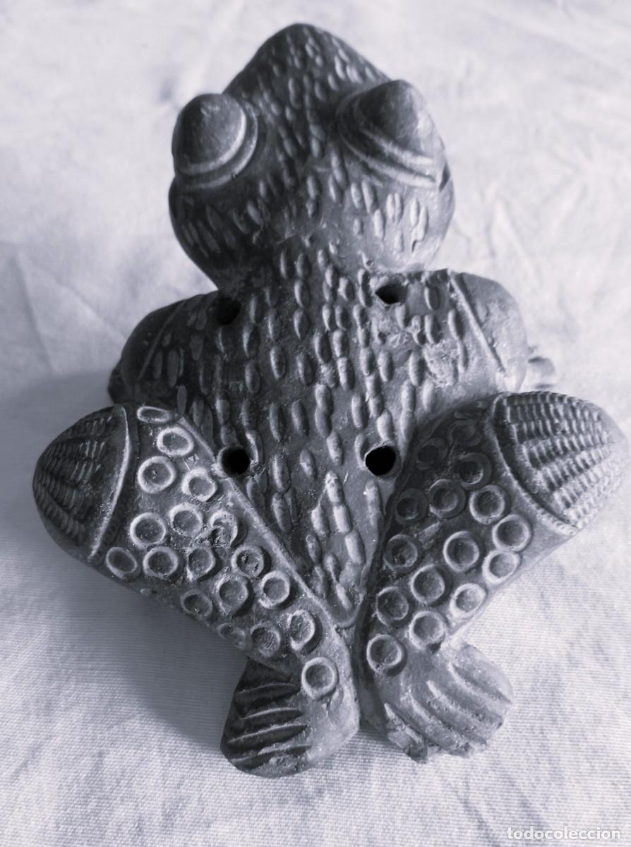 Antig&uuml;edades: RANA, SILVO, PITO DE TERRACOTA, ANTIGUA
