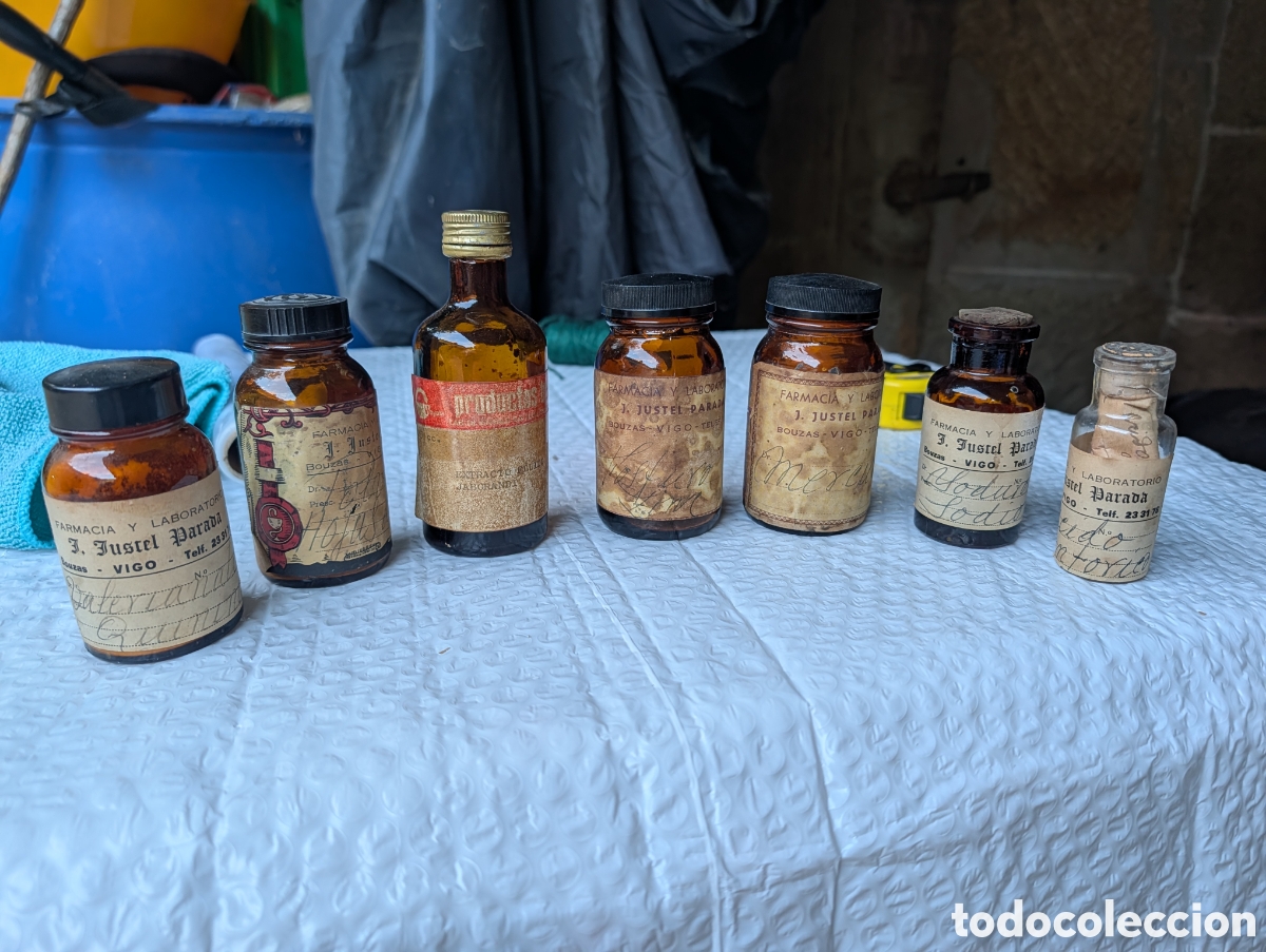 Antig&uuml;edades: Lote 7 Frascos Farmacia Antigua Vigo Mercurio Aceto Cantarico Jaborandi Quina Hojas de Sen Quinina