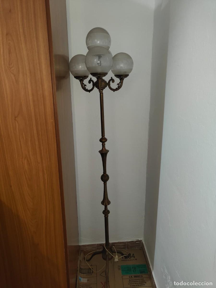 Antig&uuml;edades: Conjunto de l&aacute;mpara y mesa - Foto 5