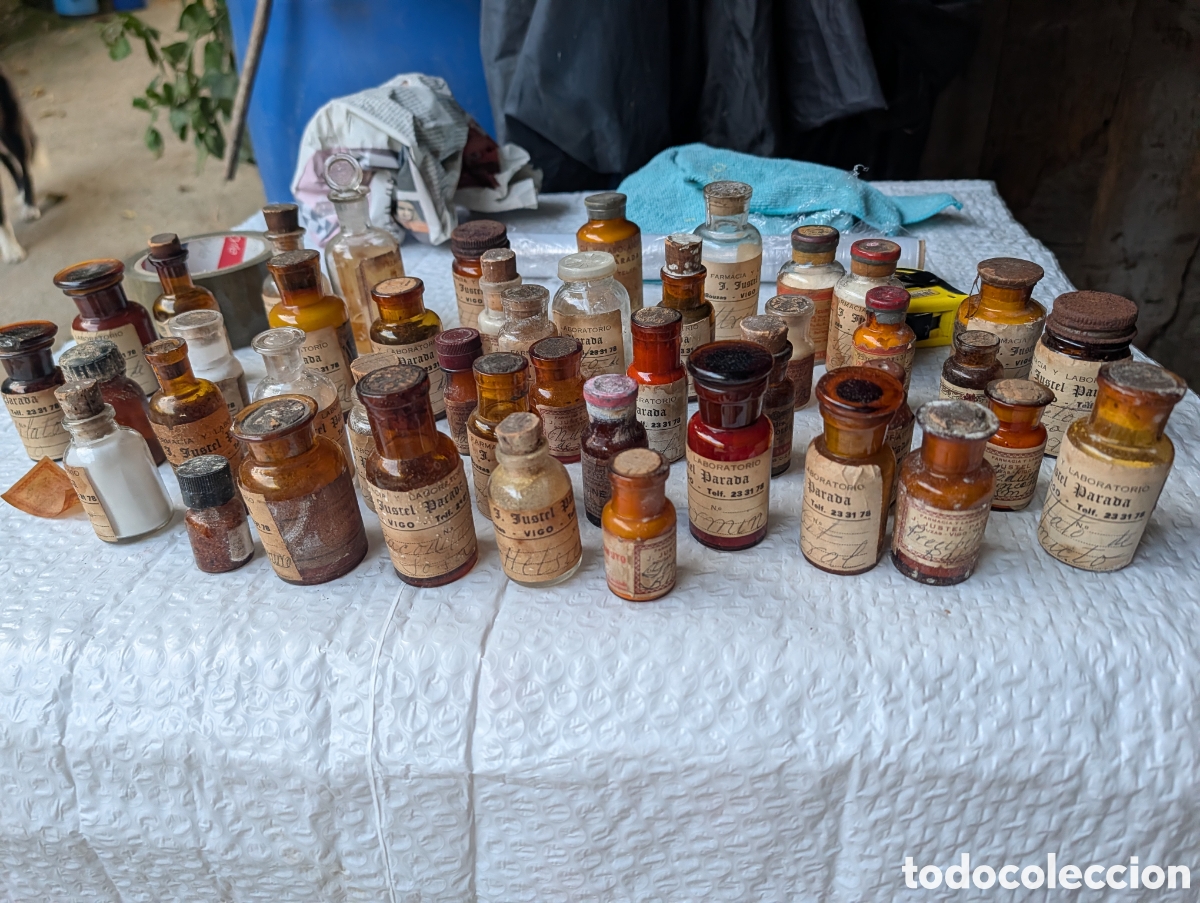 Antig&uuml;edades: Gran Lote Masivo Colecci&oacute;n +30 Frascos Farmacia Antigua Vigo Mercurio Plata Coloidal Iodoformo Merck
