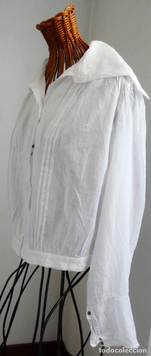 Antig&uuml;edades: ANTIGUA CAMISA BORDADA PPIO.S.XX