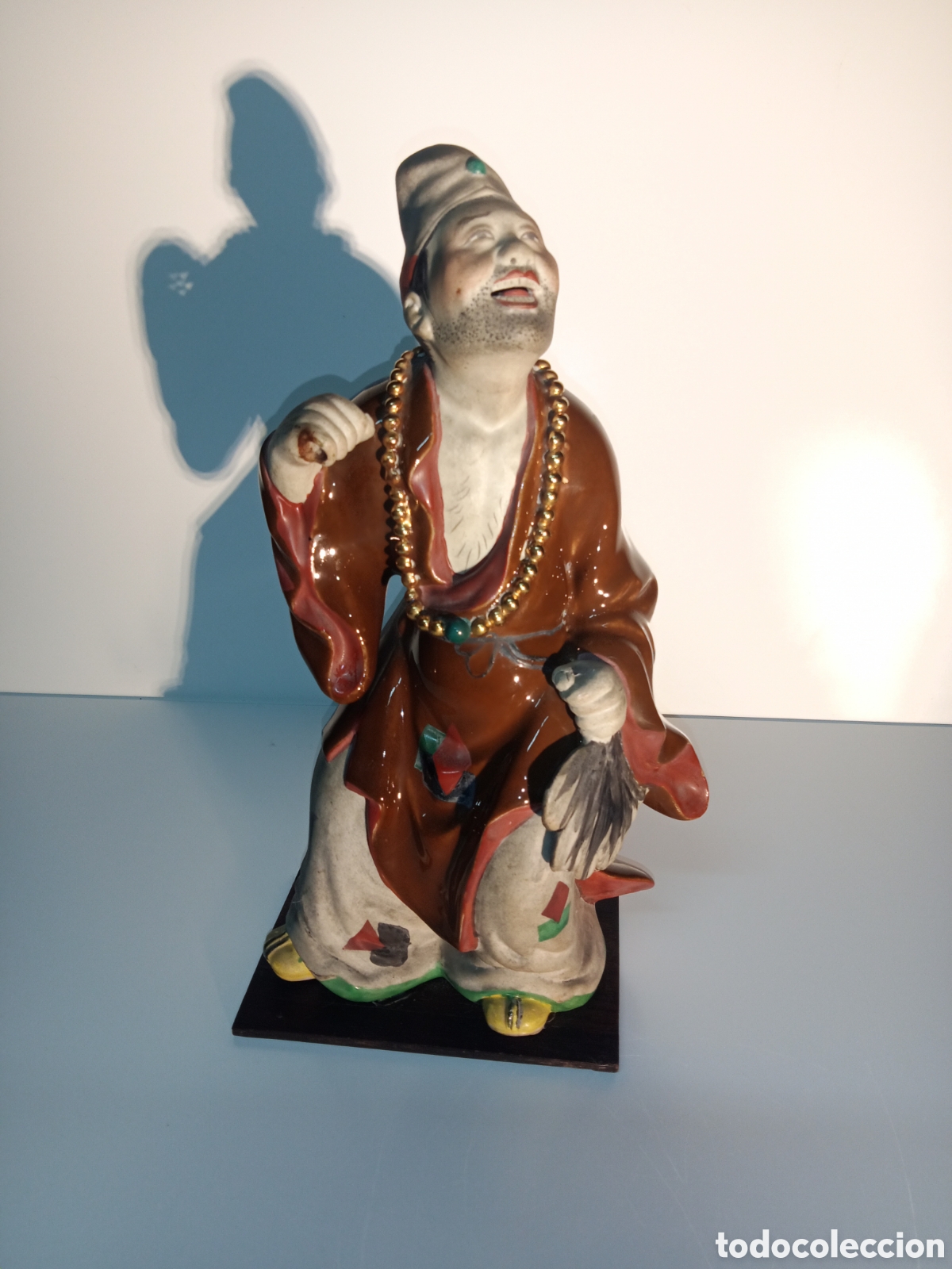 Antig&uuml;edades: Estatua de Porcelana China esmaltada - Monje Ji Gong (Buda Loco) - S. XX - 30 cm