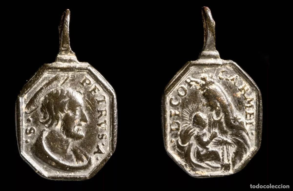 Antig&uuml;edades: Medal XVI-XVII centuries, San Pedro / Virgen del Carmen - 22x13 mm.
