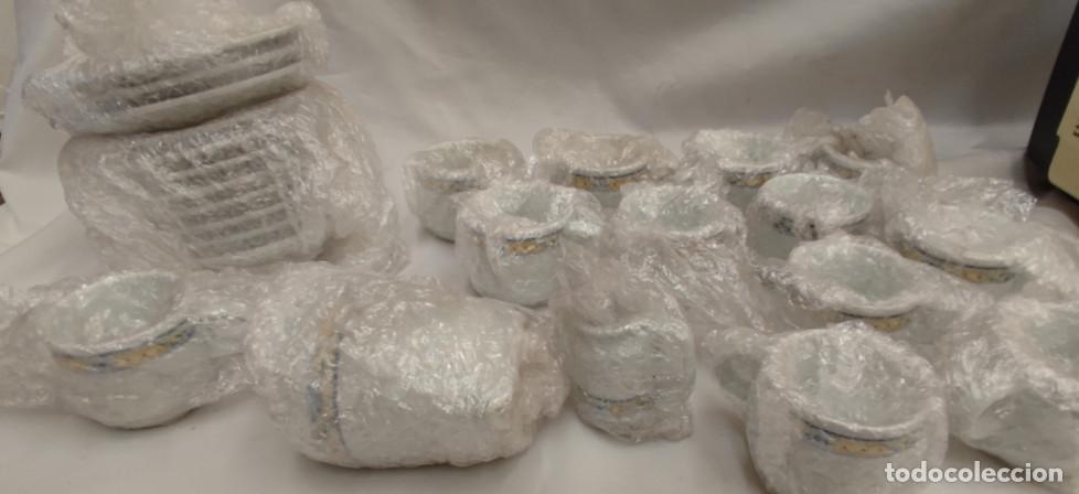 Antig&uuml;edades: JUEGO DE 12 SERVICIOS + 2 JARRAS DE PORCELANA PARA CAFE O TE, CAPEANS ESPA&Ntilde;A